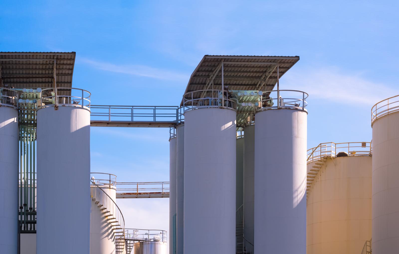 Lynphyl Oil & Gas - Delivery stats background